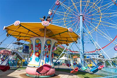 森とリスの遊園地　メルヘン村