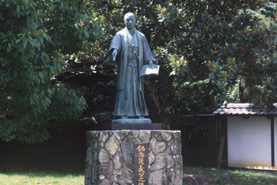鍋島茂義銅像